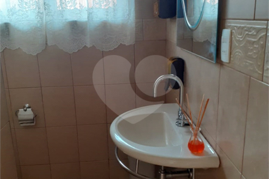 Sobrado à venda ou para alugar com 4 quartos, sendo 1 suíte,  em Santana, São Paulo, SP