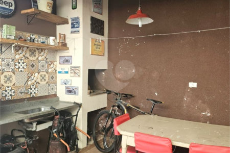 Casa à venda com 3 quartos, sendo 1 suíte, no condomínio Parque das Árvores, Sorocaba - SP