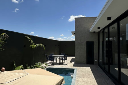 Casa à venda com 4 quartos, sendo 2 suítes,  no condomínio Damha IV, Presidente Prudente - SP