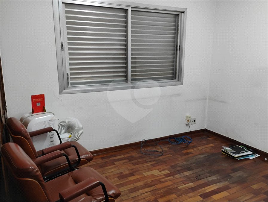 Espaçosa casa à venda na Vila Mascote