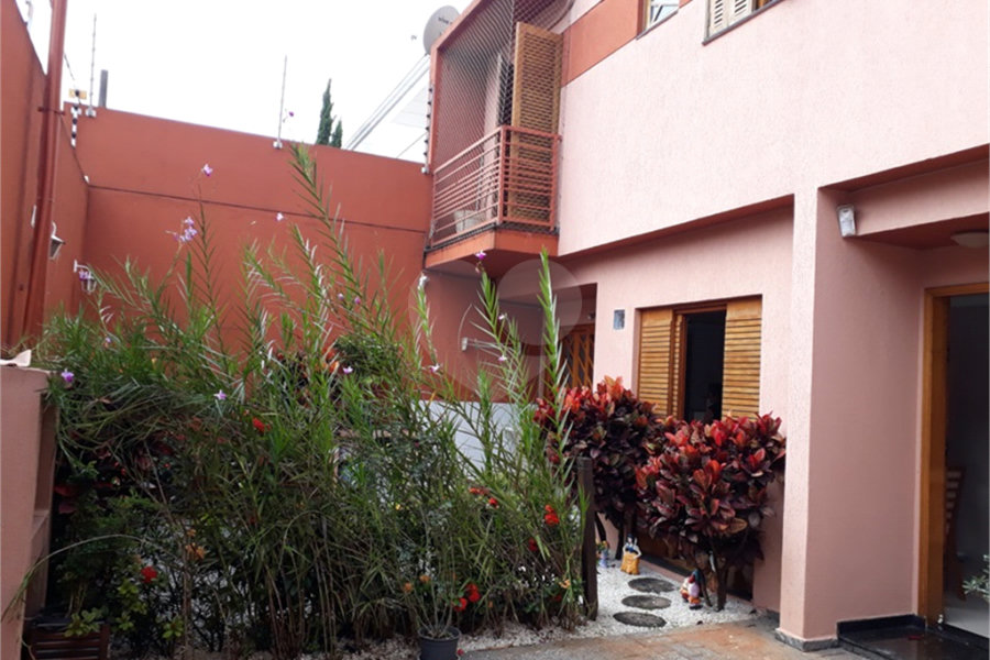 Sobrado à venda com 3 quartos, sendo 2 suítes,  em Santana, São Paulo, SP