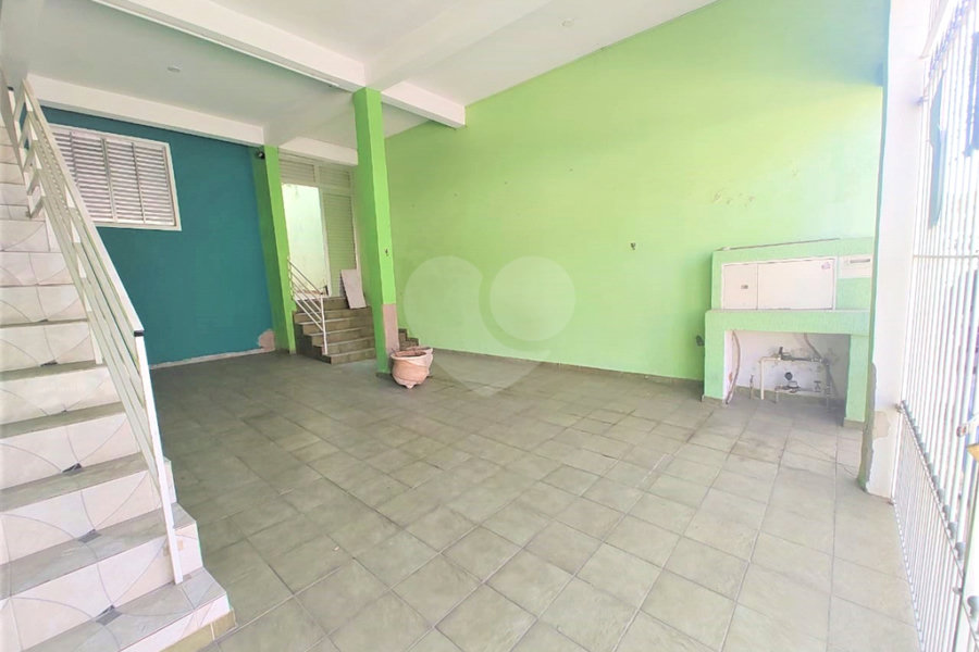 Sobrado à venda com 4 quartos, sendo 1 suíte, em Jardim Regina, São Paulo, SP