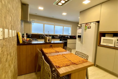 Apartamento à venda com 3 suítes em Vila Suzana, São Paulo, SP