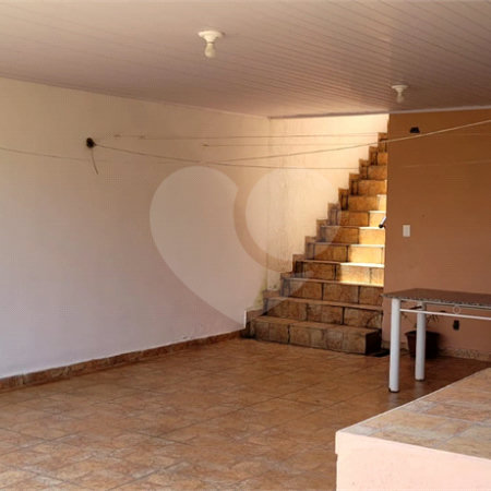 Casa à venda com 3 quartos, sendo 1 suíte,  no Centro, Guararema, SP