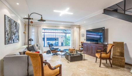 Sobrado à venda com 3 quartos, sendo 1 suíte,  em Vila Mariana, São Paulo, SP