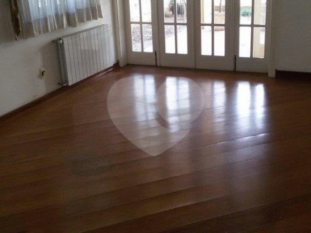Casa à venda com 4 suítes no condomínio Chácara Francesa, São Paulo - SP