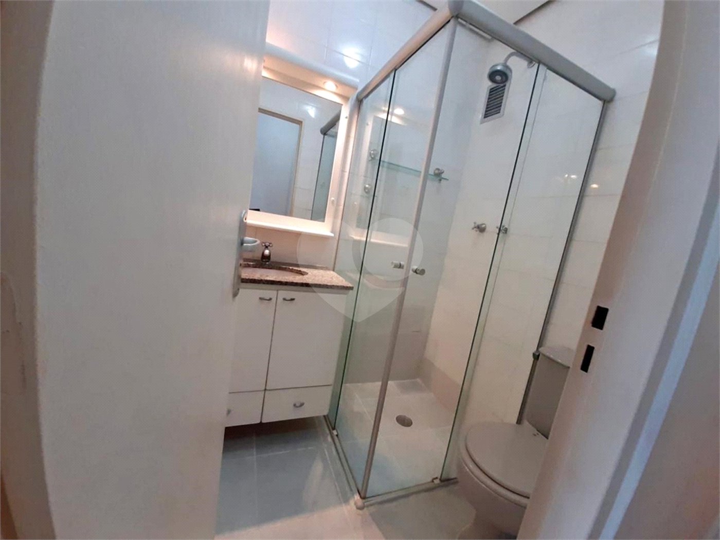 Apartamento para alugar com 3 quartos, sendo 1 suíte, em Vila Olímpia, São Paulo, SP