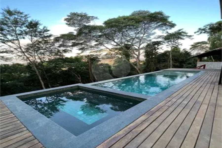 Casa à venda com 3 quartos, sendo 1 suíte,  no condomínio Alpes da Cantareira, Mairiporã - SP