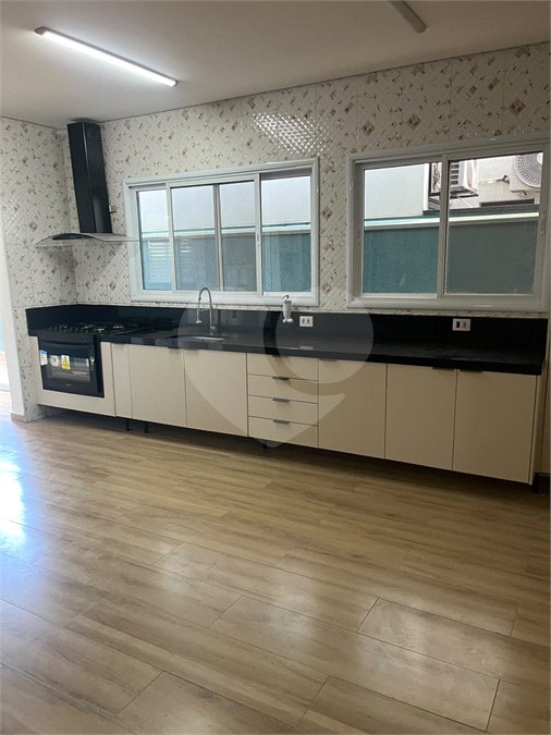 Casa à venda ou para alugar com 2 quartos, sendo 4 suítes, no condomínio Residencial Jardim Bréscia, Indaiatuba - SP
