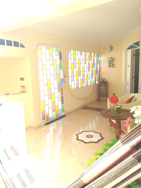 Casa à venda com 5 quartos, sendo 3 suítes,  em Vila Oliveira, Mogi das Cruzes, SP
