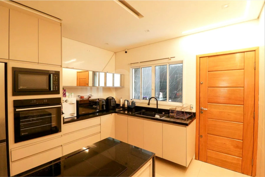 Casa à venda com 3 quartos, sendo 1 suíte, no condomínio Smile View, São Paulo - SP