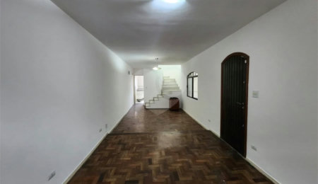 Casa à venda com 3 quartos, sendo 1 suíte,  em Jardim Celeste, São Paulo, SP