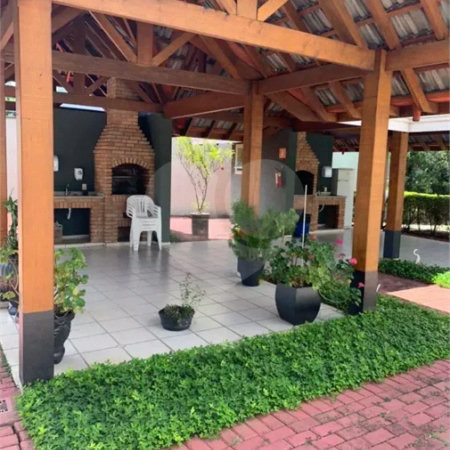 Apartamento em Atibaia com 2 dormitórios (1 suíte), 1 vaga de garagem, elevador, área de lazer com piscina