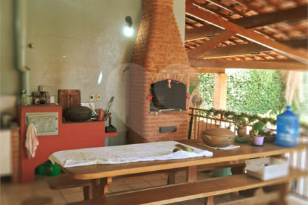 Casa à venda com 3 quartos, sendo 1 suíte, no condomínio Acmti - Colinas do Mosteiro, Terras de Itaici e Recanto dos Pássaros, Indaiatuba - SP
