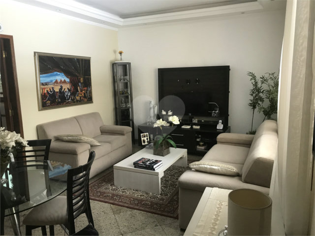 Casa à venda com 3 quartos, sendo 1 suíte,  no condomínio Horto Residence, São Paulo - SP