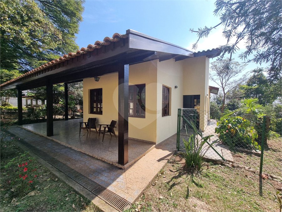 Casa à venda com 4 quartos, sendo 2 suítes, em Bosque, Vinhedo, SP