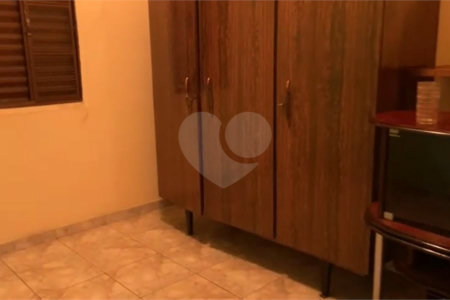 Casa à venda com 3 quartos, sendo 1 suíte,  no Centro, Salto, SP