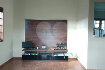 Casa à venda com 3 quartos, sendo 1 suíte, no condomínio Marf Ii, Bom Jesus dos Perdões - SP