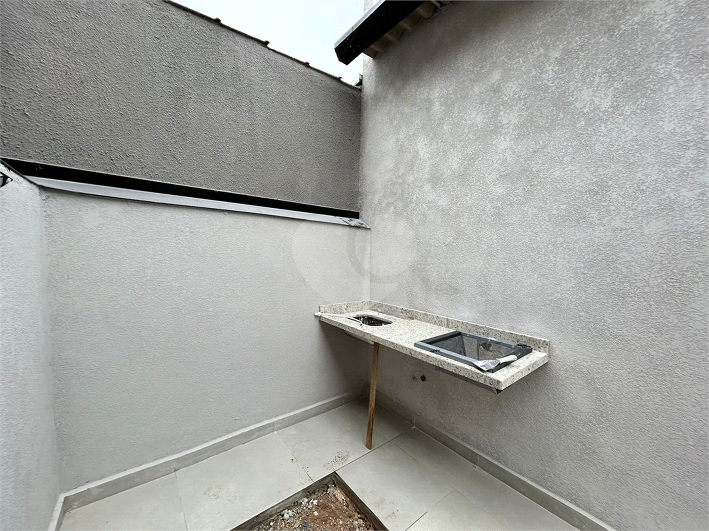 Casa à venda com 2 quartos, sendo 1 suíte,  em Vila Nova Cintra, Mogi das Cruzes, SP