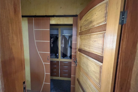 Sobrado à venda com 6 quartos, sendo 1 suíte,  em Vila do Encontro, São Paulo, SP