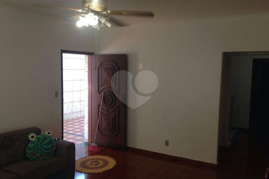Sobrado à venda com 4 quartos, sendo 1 suíte,  em Jardim Aricanduva, São Paulo, SP