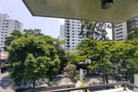 Apartamento à venda com 4 quartos, sendo 2 suítes,  em Campo Belo, São Paulo, SP