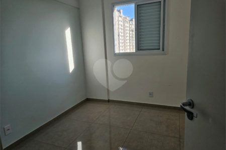 Apartamento à venda com 3 quartos, sendo 1 suíte, no Centro, Poá, SP