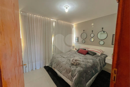 Casa à venda com 4 quartos, sendo 1 suíte, no condomínio Imperial Santa Cruz, Rio de Janeiro - RJ
