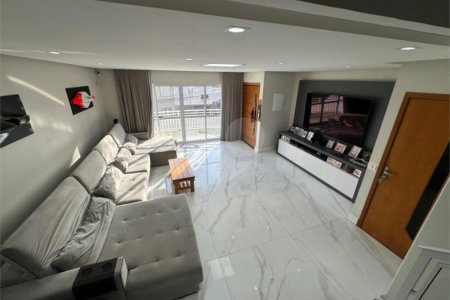 Casa à Venda com 225m² – Ampla e Bem Localizada - Estuda permuta.
