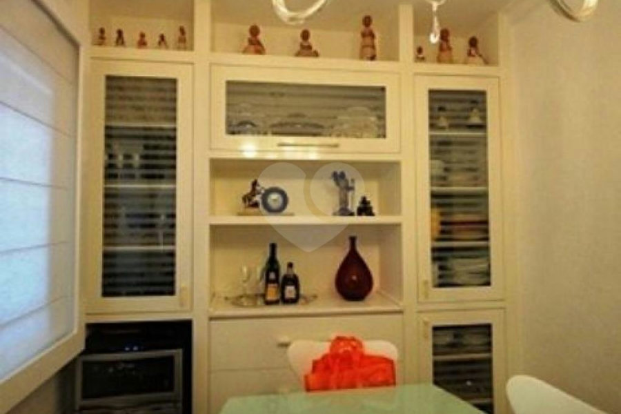 Casa à venda com 4 quartos, sendo 3 suítes, no condomínio Residencial Jardim Itatinga, São Paulo - SP