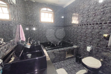 Sobrado à venda com 4 quartos, sendo 2 suítes, em Pedreira, São Paulo, SP