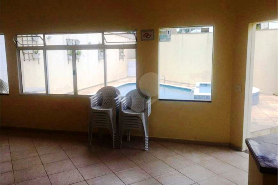 Casa à venda com 3 quartos, sendo 1 suíte, no condomínio Vila das Macieiras, São Paulo - SP