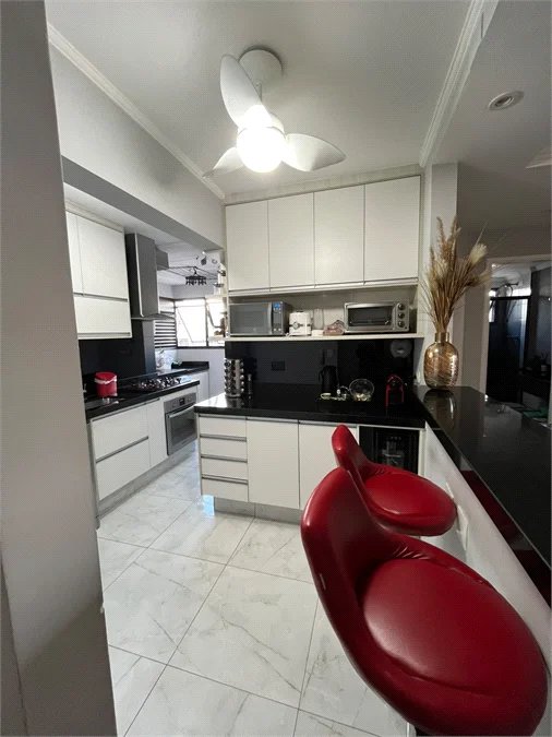 Apartamento à venda com 3 quartos, sendo 1 suíte, em Vila Hamburguesa, São Paulo, SP