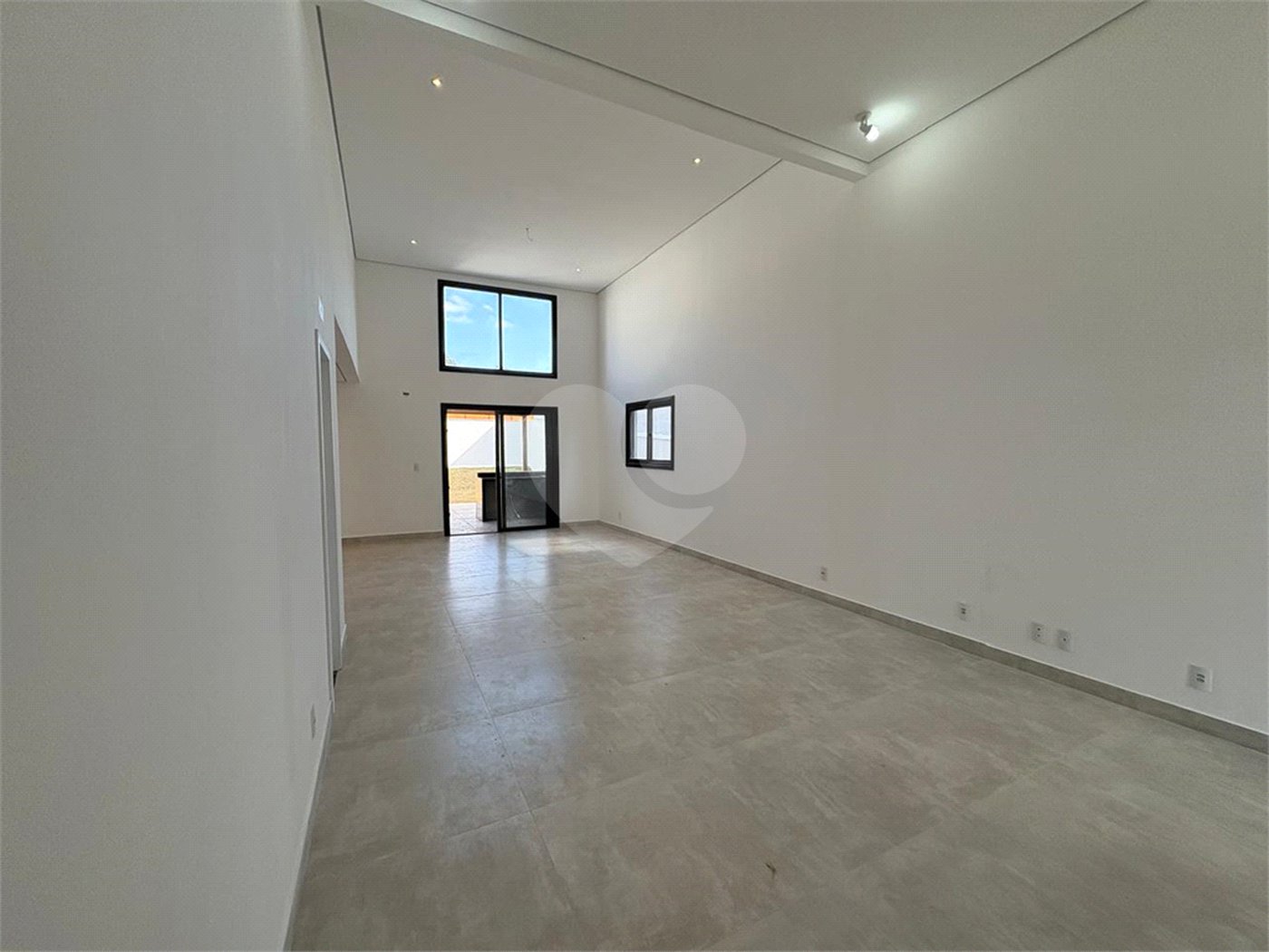Casa à venda com 3 quartos, sendo 1 suíte, no condomínio Alphaville Castelo, Itu - SP