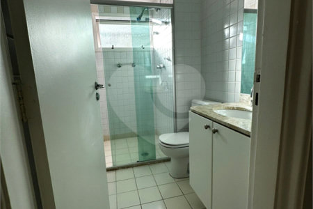 Apartamento à venda com 3 quartos, sendo 1 suíte, em Vila Andrade, São Paulo, SP