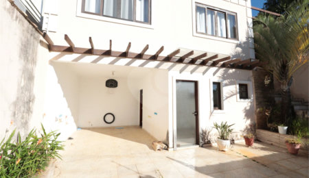 Casa à venda com 4 quartos, sendo 1 suíte,  em Jardim Villaça, São Roque, SP