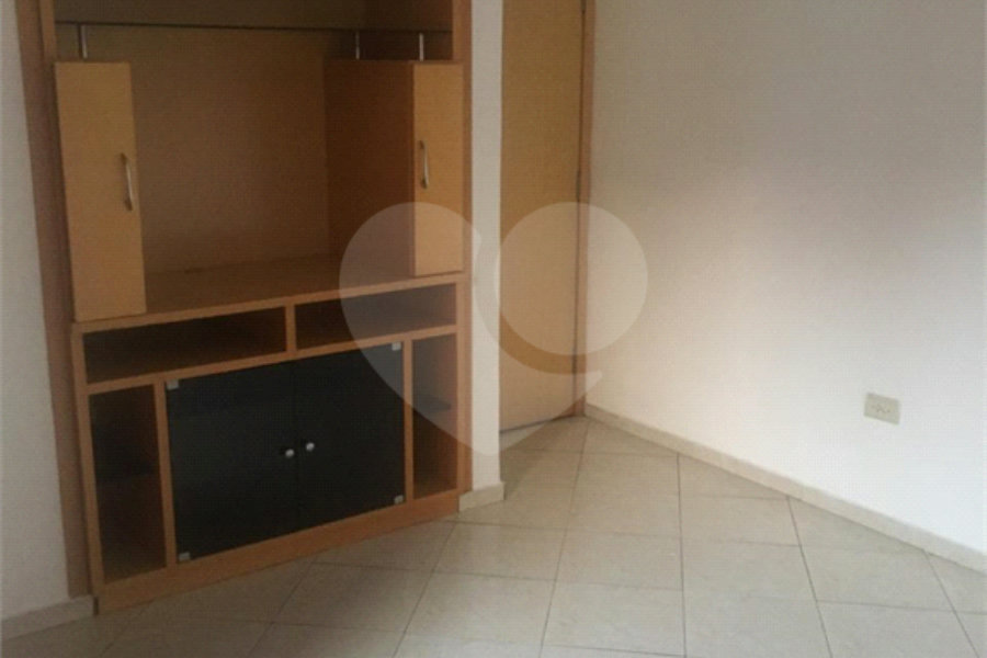 Casa à venda com 2 quartos, sendo 1 suíte, no condomínio Colibri, São Paulo - SP