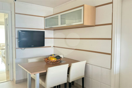 Apartamento à venda com 3 suítes em Moema, São Paulo, SP