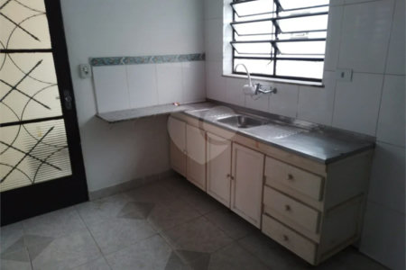 Sobrado à venda com 4 quartos em Parada Inglesa, São Paulo, SP