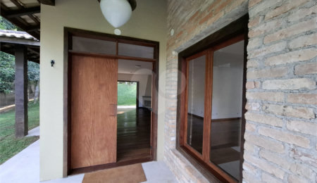 Casa Térrea à venda com 2 suítes em Serra da Cantareira, Mairiporã, SP