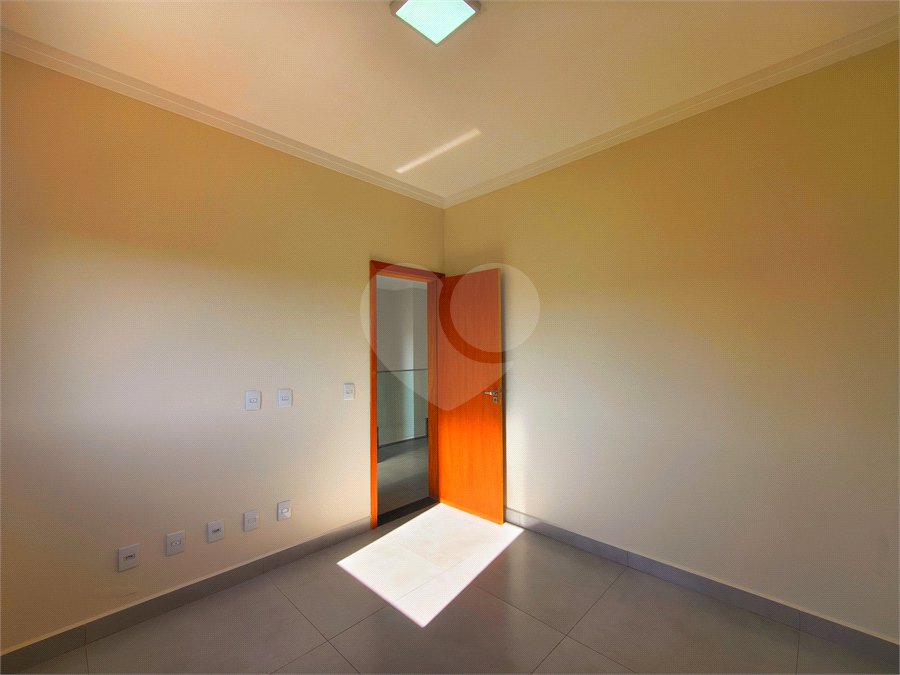 Casa à venda com 3 quartos, sendo 1 suíte, no condomínio Terras de São Francisco, Sorocaba - SP
