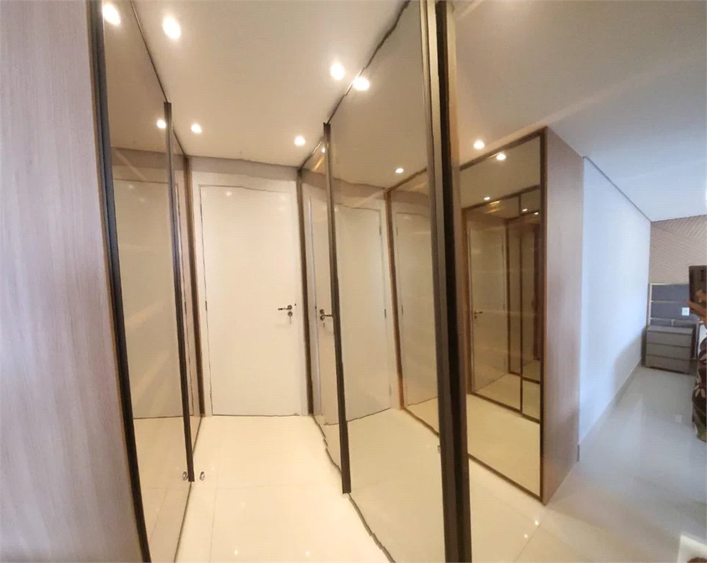 Apartamento à venda com 3 quartos, sendo 1 suíte,  em Jardim Vazani, São Paulo, SP