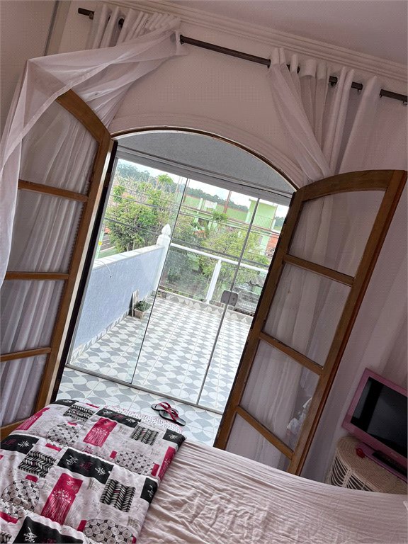 Sobrado à venda com 5 quartos, sendo 2 suítes,  em Jardim da Granja, São José dos Campos, SP