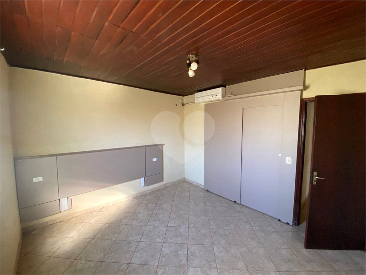 Casa à venda com 2 quartos, sendo 1 suíte, em Vila Renô, Ponta Porã, MS
