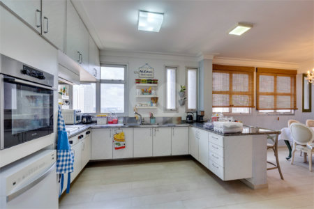 Apartamento à venda com 4 suítes em Jardim Marajoara, São Paulo, SP