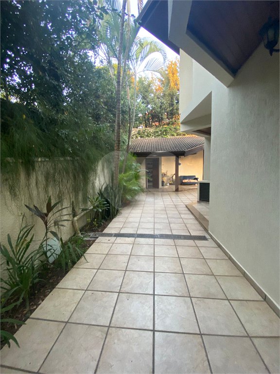 Casa à venda com 3 quartos, sendo 4 suítes,  no condomínio Estância Marambaia, Vinhedo - SP