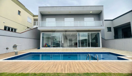 Casa à venda com 3 quartos, sendo 1 suíte,  no condomínio Figueira Garden, Atibaia - SP
