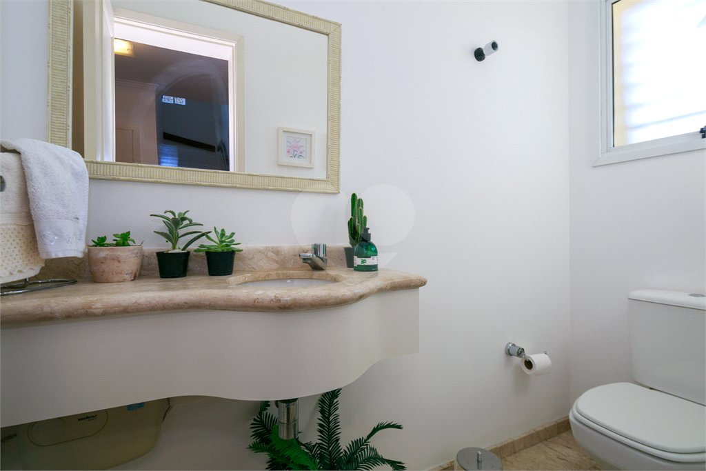 Sobrado à venda com 4 quartos, sendo 3 suítes, em Brooklin, São Paulo, SP