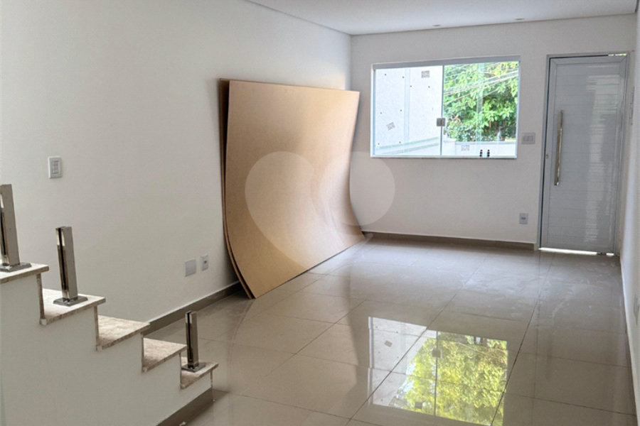 Sobrado à venda com 2 suítes em Piqueri, São Paulo, SP