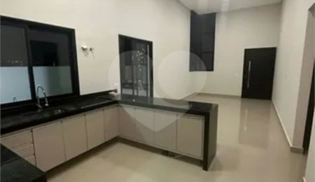 Casa à venda com 3 suítes no condomínio Residencial Malibu, Caçapava - SP